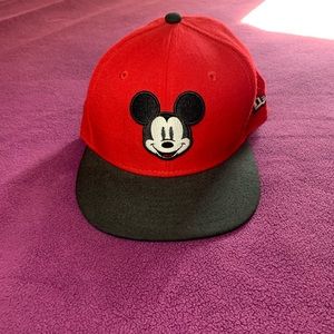 New Era Mickey Mouse baseball hat. Size 6 1/2 (52cm) kids. Worn once! Like new!